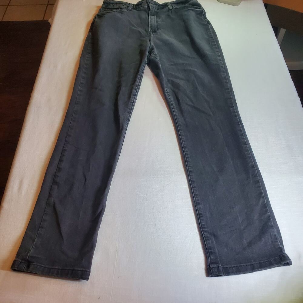 LL Bean Womens Size 12 Reg Classic Fit Black Stretch Denim Jeans